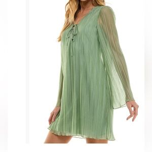 CITY STUDIOS
Juniors' Pleated Mesh A-line Dress In Sage size XL NWT